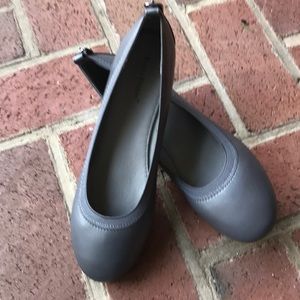 Pierre Dumas gray flats